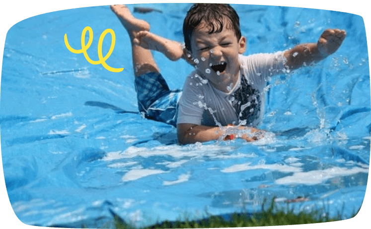 Waterspelletjes voor buiten: 6 ideeën (zomer 2025 editie)