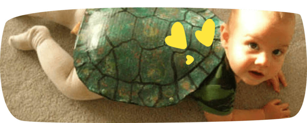 Baby verkleed als schildpad