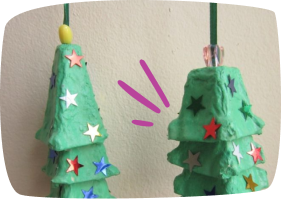 Kerstboom van eierdozen