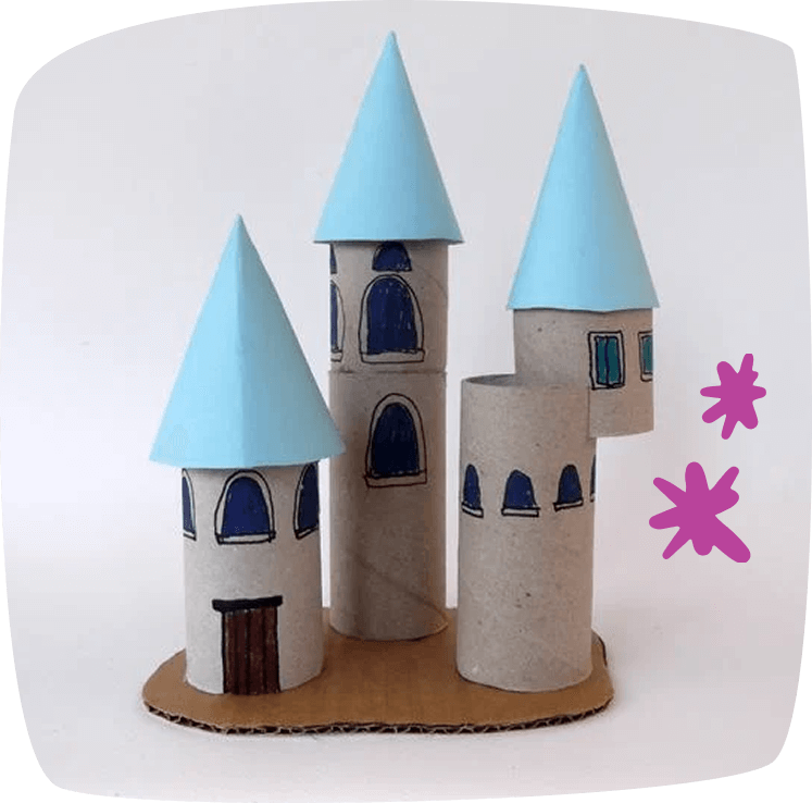 Château de conte de fées fabriqué avec des rouleaux de papier toilette